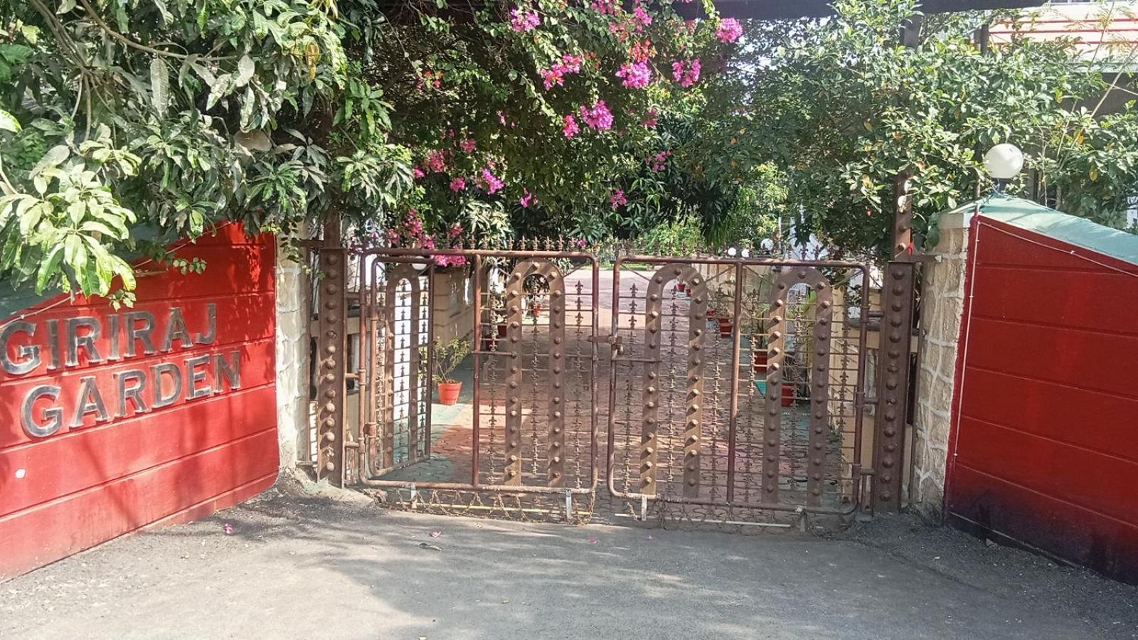 Giriraj Garden Resort Vagholi  Exterior foto